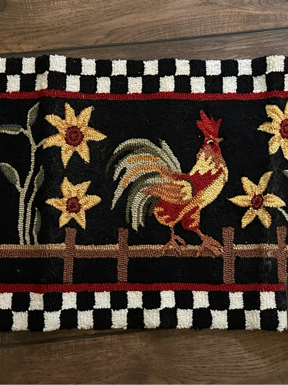 Nourison Everywheres Red Rooster Accent Rug - Black, Red, Yellow
